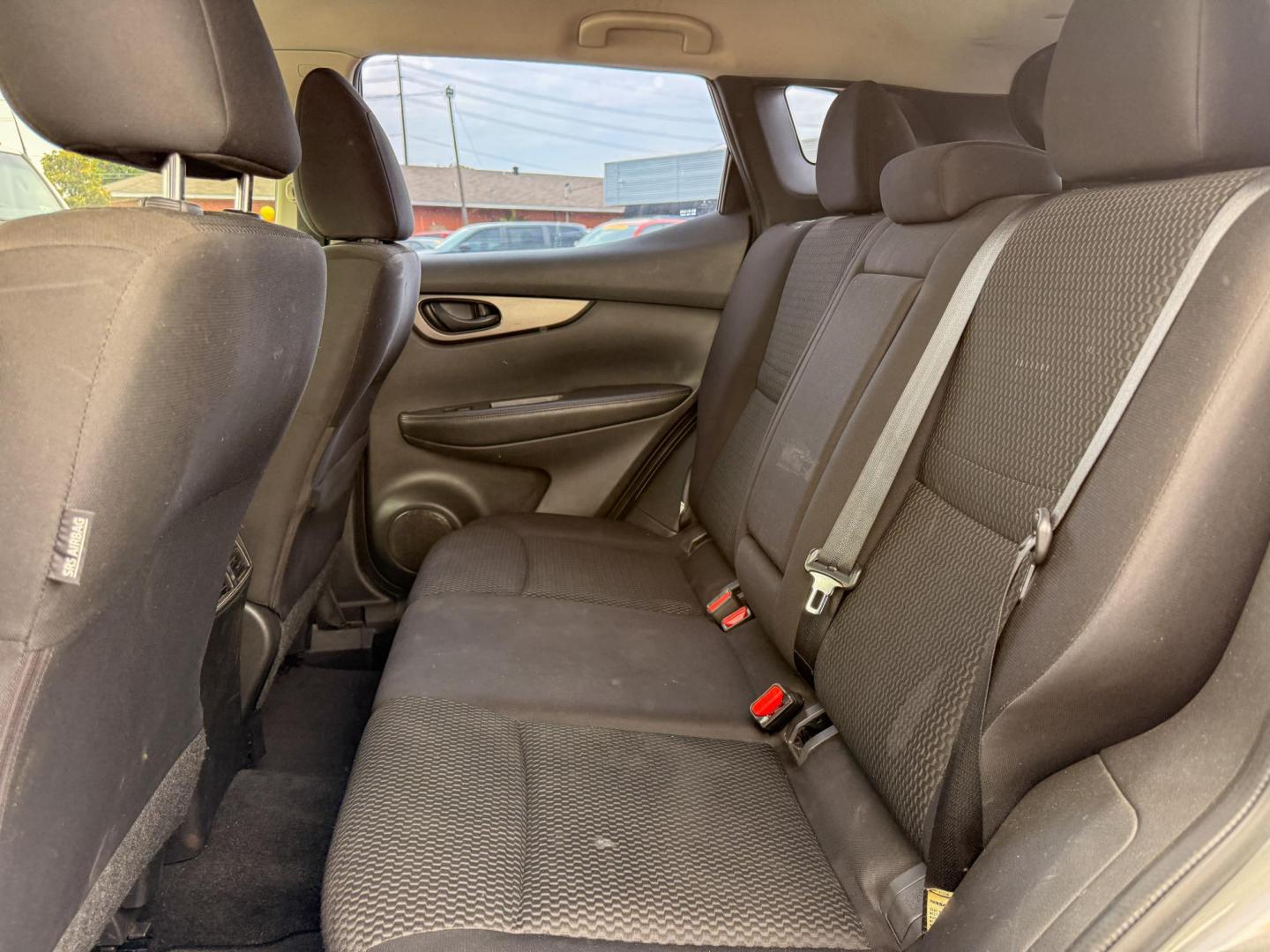 2019 Nissan Rogue Sport SL (JN1BJ1CP9KW) with an 2.0L L4 DOHC 16V engine, CVT transmission, located at 419 N 18th St., Monroe, LA, 71201, (318) 410-9250, 32.514370, -92.105133 - Photo#4