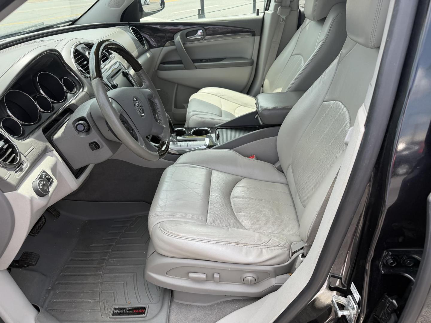 2015 Buick Enclave Premium AWD (5GAKVCKD6FJ) with an 3.6L V6 DOHC 24V engine, 6-Speed Automatic Overdrive transmission, located at 419 N 18th St., Monroe, LA, 71201, (318) 410-9250, 32.514370, -92.105133 - Photo#1