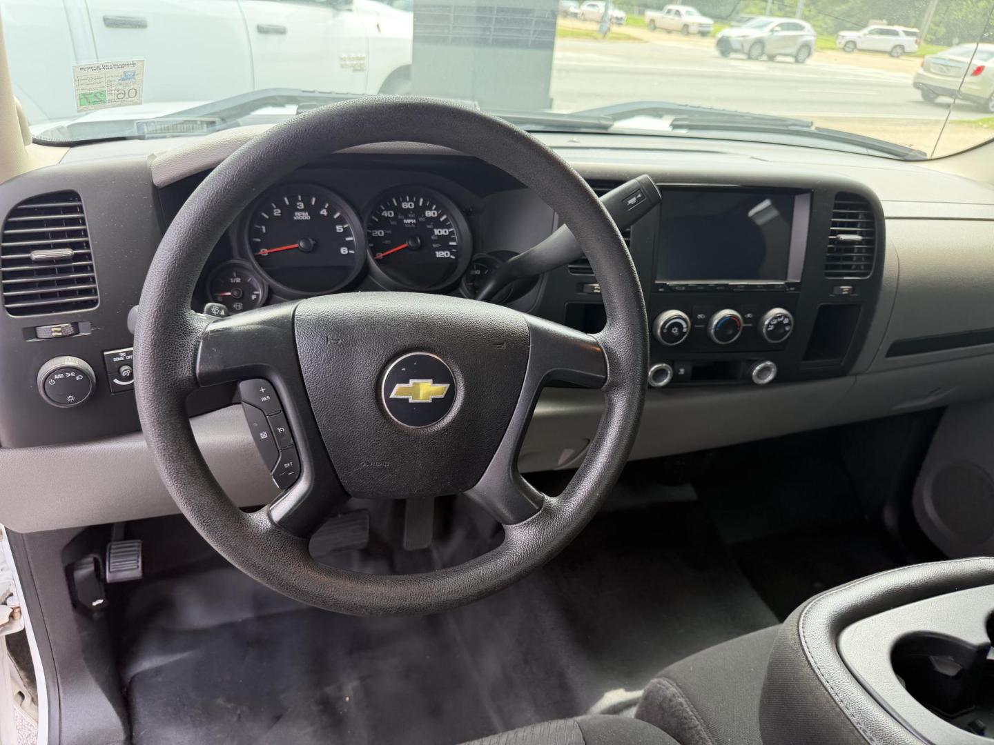 2011 Chevrolet Silverado 1500 Work Truck Ext. Cab 2WD (1GCRCPEXXBZ) with an 4.3L V6 OHV 12V engine, 4-Speed Automatic transmission, located at 419 N 18th St., Monroe, LA, 71201, (318) 410-9250, 32.514370, -92.105133 - Photo#2
