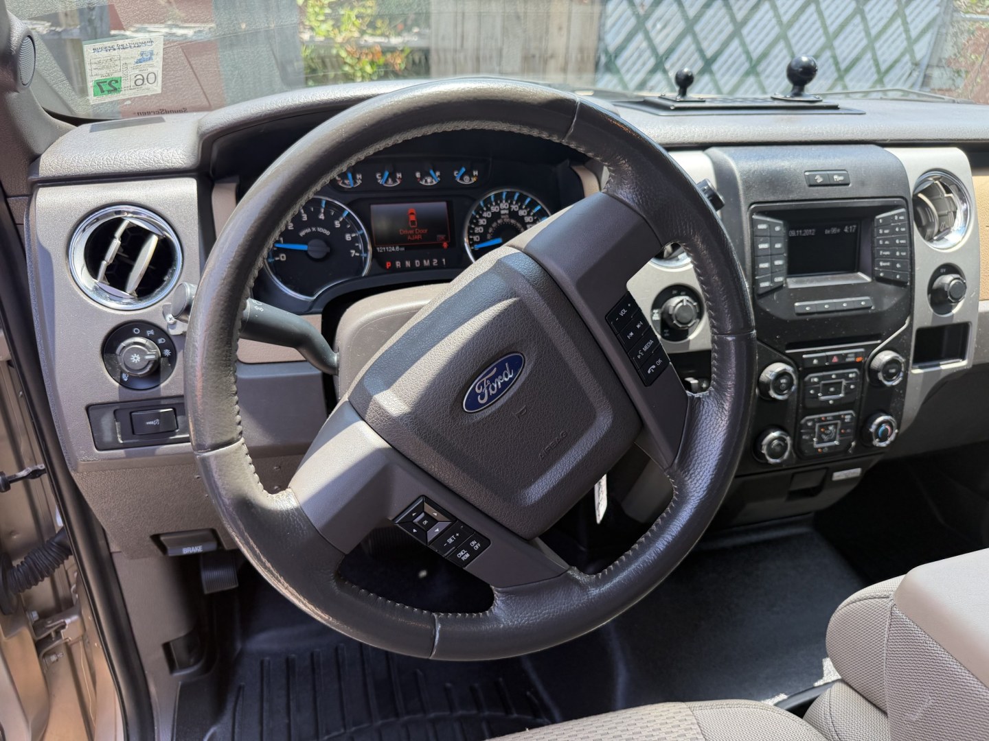 2013 Ford F-150 XLT SuperCrew 6.5-ft. Bed 4WD (1FTFW1ET8DF) with an 3.5L V6 TURBO engine, 6-Speed Automatic transmission, located at 419 N 18th St., Monroe, LA, 71201, (318) 410-9250, 32.514370, -92.105133- Photo#2