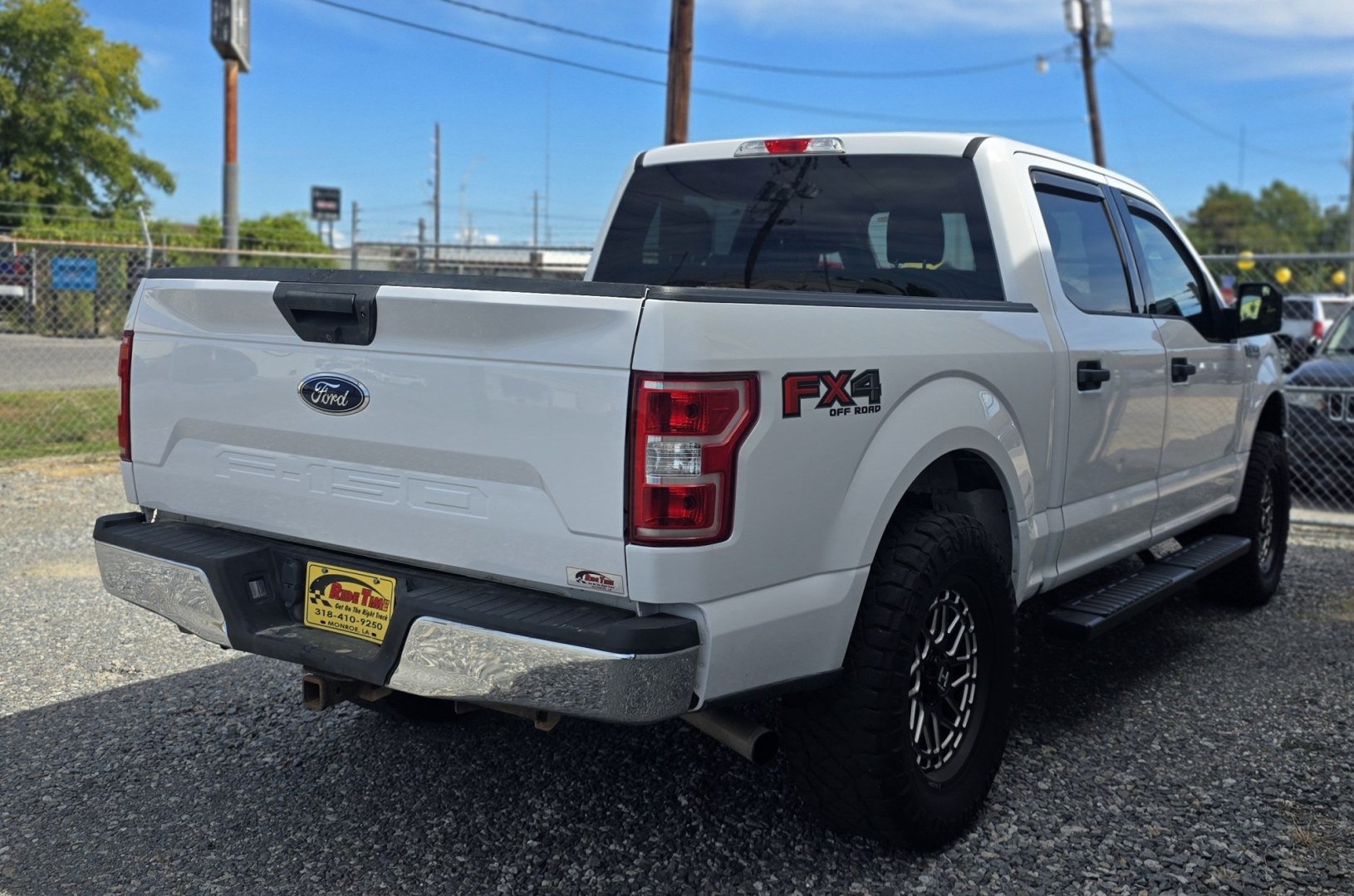 2019 Ford F-150 Lariat SuperCrew 5.5-ft. Bed 4WD (1FTEW1E54KK) with an 5.0L V8 OHV 32V engine, 6A transmission, located at 419 N 18th St., Monroe, LA, 71201, (318) 410-9250, 32.514370, -92.105133- Photo#3