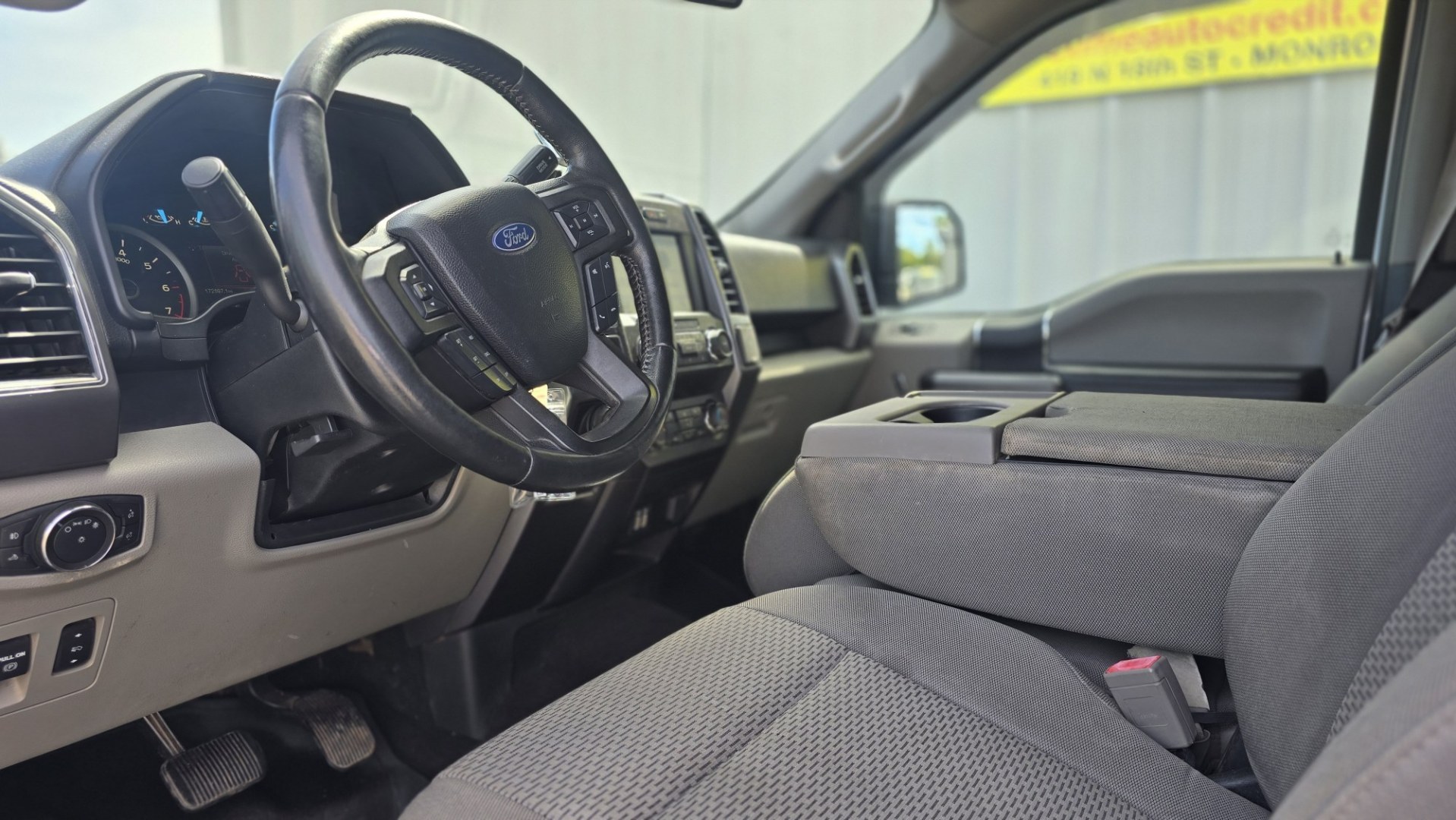 2019 Ford F-150 Lariat SuperCrew 5.5-ft. Bed 4WD (1FTEW1E54KK) with an 5.0L V8 OHV 32V engine, 6A transmission, located at 419 N 18th St., Monroe, LA, 71201, (318) 410-9250, 32.514370, -92.105133- Photo#6