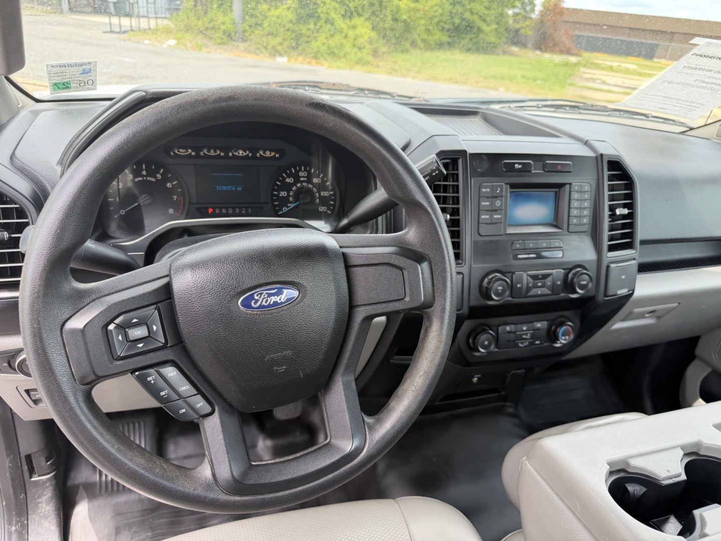 2015 Ford F-150 XL 6.5-ft. Bed 2WD (1FTMF1C84FK) with an 3.5L V6 DOHC 24V engine, 6A transmission, located at 419 N 18th St., Monroe, LA, 71201, (318) 410-9250, 32.514370, -92.105133- Photo#2