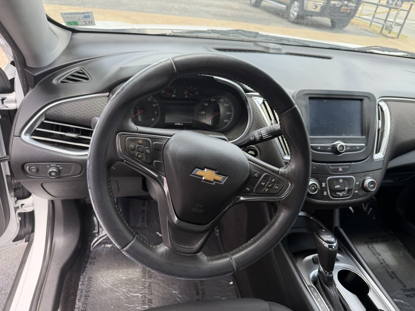 2016 Chevrolet Malibu 1LT (1G1ZE5ST1GF) with an 1.5L L4 DOHC 16V engine, 6A transmission, located at 419 N 18th St., Monroe, LA, 71201, (318) 410-9250, 32.514370, -92.105133- Photo#2