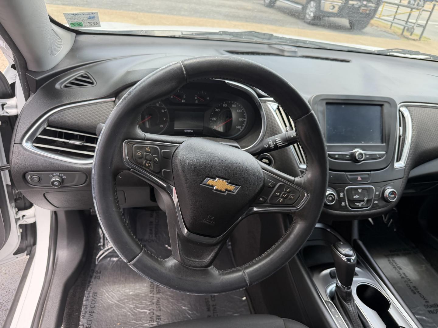 2016 Chevrolet Malibu 1LT (1G1ZE5ST1GF) with an 1.5L L4 DOHC 16V engine, 6A transmission, located at 419 N 18th St., Monroe, LA, 71201, (318) 410-9250, 32.514370, -92.105133- Photo#2