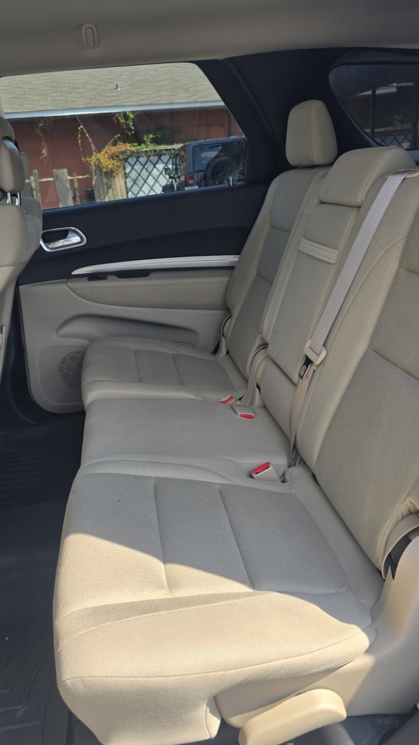 2015 Dodge Durango SXT RWD (1C4RDHAG3FC) with an 3.6L V6 DOHC 24V engine, 8A transmission, located at 419 N 18th St., Monroe, LA, 71201, (318) 410-9250, 32.514370, -92.105133- Photo#5