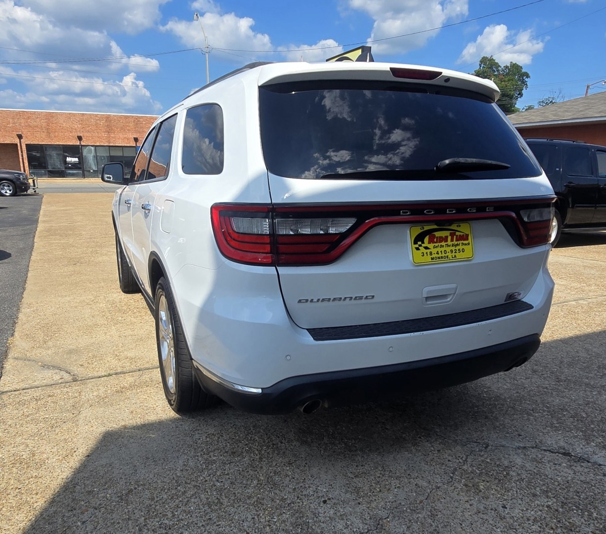 2015 Dodge Durango SXT RWD (1C4RDHAG3FC) with an 3.6L V6 DOHC 24V engine, 8A transmission, located at 419 N 18th St., Monroe, LA, 71201, (318) 410-9250, 32.514370, -92.105133- Photo#2
