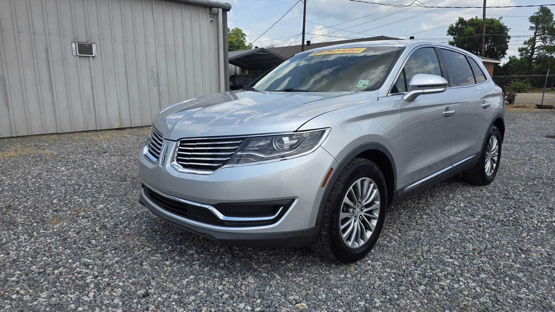 2016 Lincoln MKX Select AWD (2LMTJ8KR8GB) with an 3.7L V6 DOHC 24V engine, 6A transmission, located at 419 N 18th St., Monroe, LA, 71201, (318) 410-9250, 32.514370, -92.105133- Photo#0