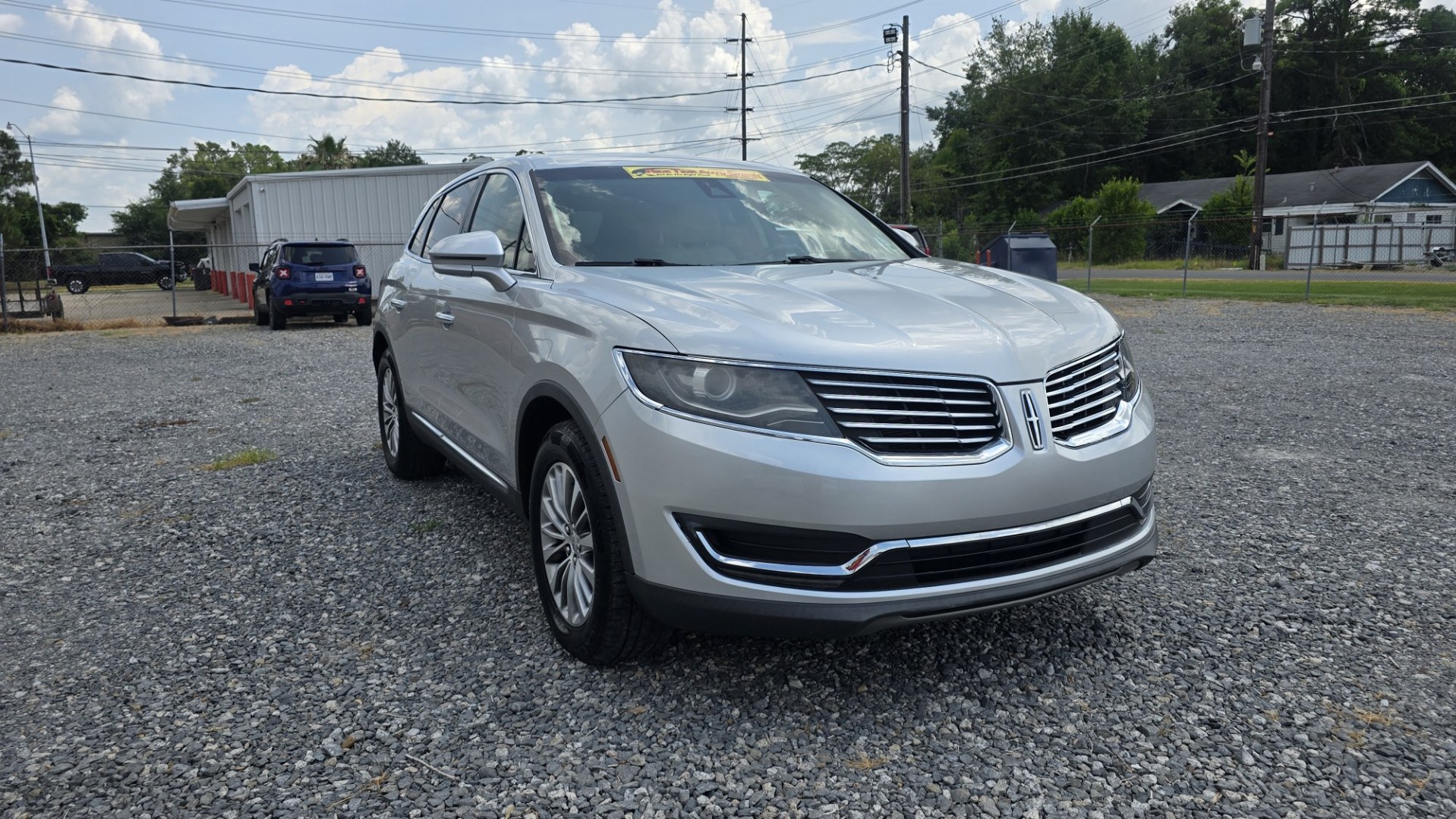 2016 Lincoln MKX Select AWD (2LMTJ8KR8GB) with an 3.7L V6 DOHC 24V engine, 6A transmission, located at 419 N 18th St., Monroe, LA, 71201, (318) 410-9250, 32.514370, -92.105133- Photo#1