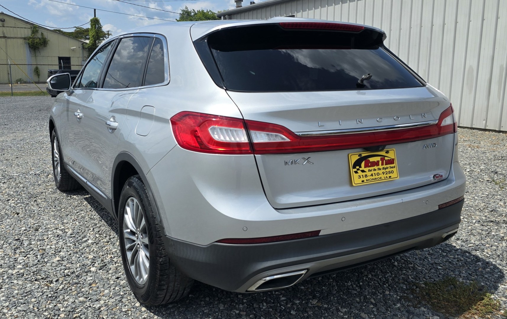 2016 Lincoln MKX Select AWD (2LMTJ8KR8GB) with an 3.7L V6 DOHC 24V engine, 6A transmission, located at 419 N 18th St., Monroe, LA, 71201, (318) 410-9250, 32.514370, -92.105133- Photo#3