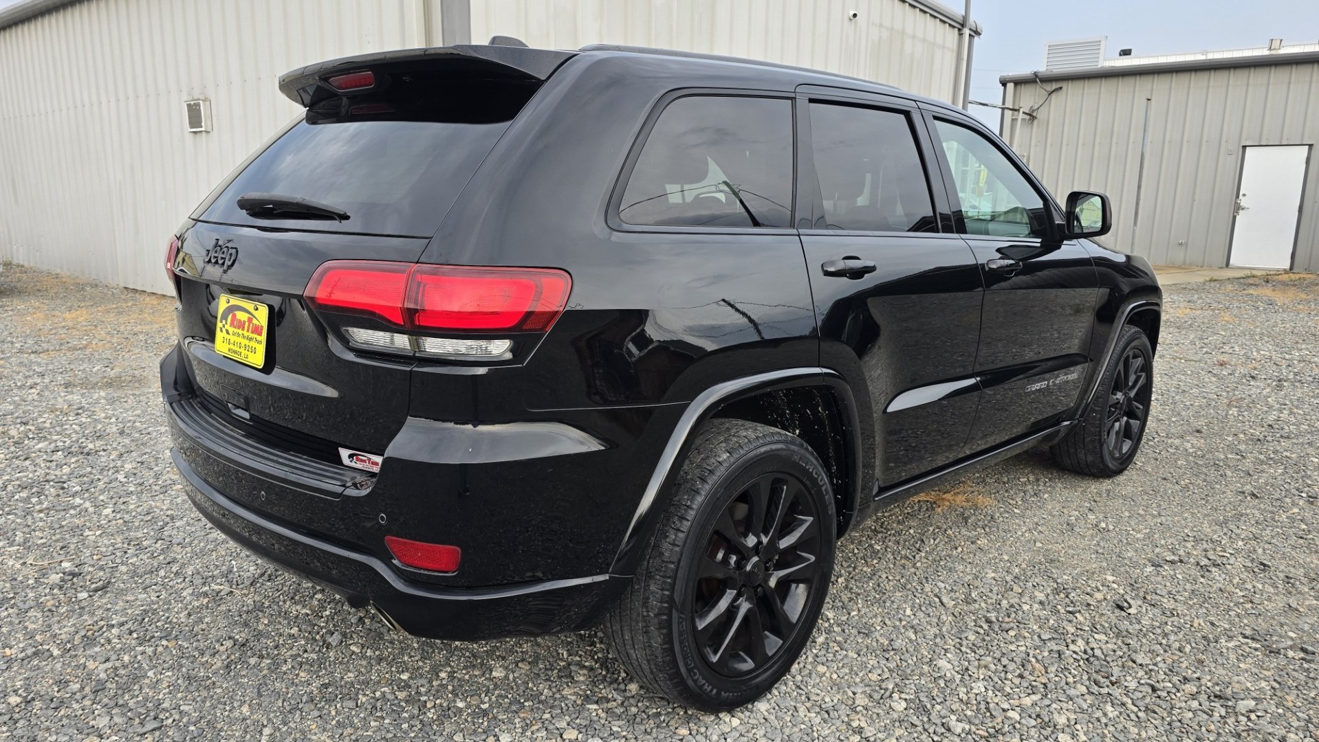 2018 Jeep Grand Cherokee Laredo 2WD (1C4RJEAG1JC) with an 3.6L V6 DOHC 24V engine, 8A transmission, located at 419 N 18th St., Monroe, LA, 71201, (318) 410-9250, 32.514370, -92.105133- Photo#3