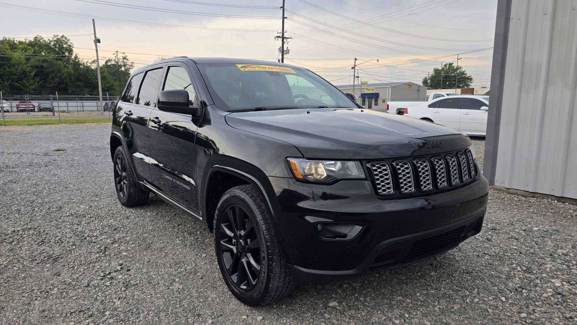 2018 Jeep Grand Cherokee Laredo 2WD (1C4RJEAG1JC) with an 3.6L V6 DOHC 24V engine, 8A transmission, located at 419 N 18th St., Monroe, LA, 71201, (318) 410-9250, 32.514370, -92.105133- Photo#1