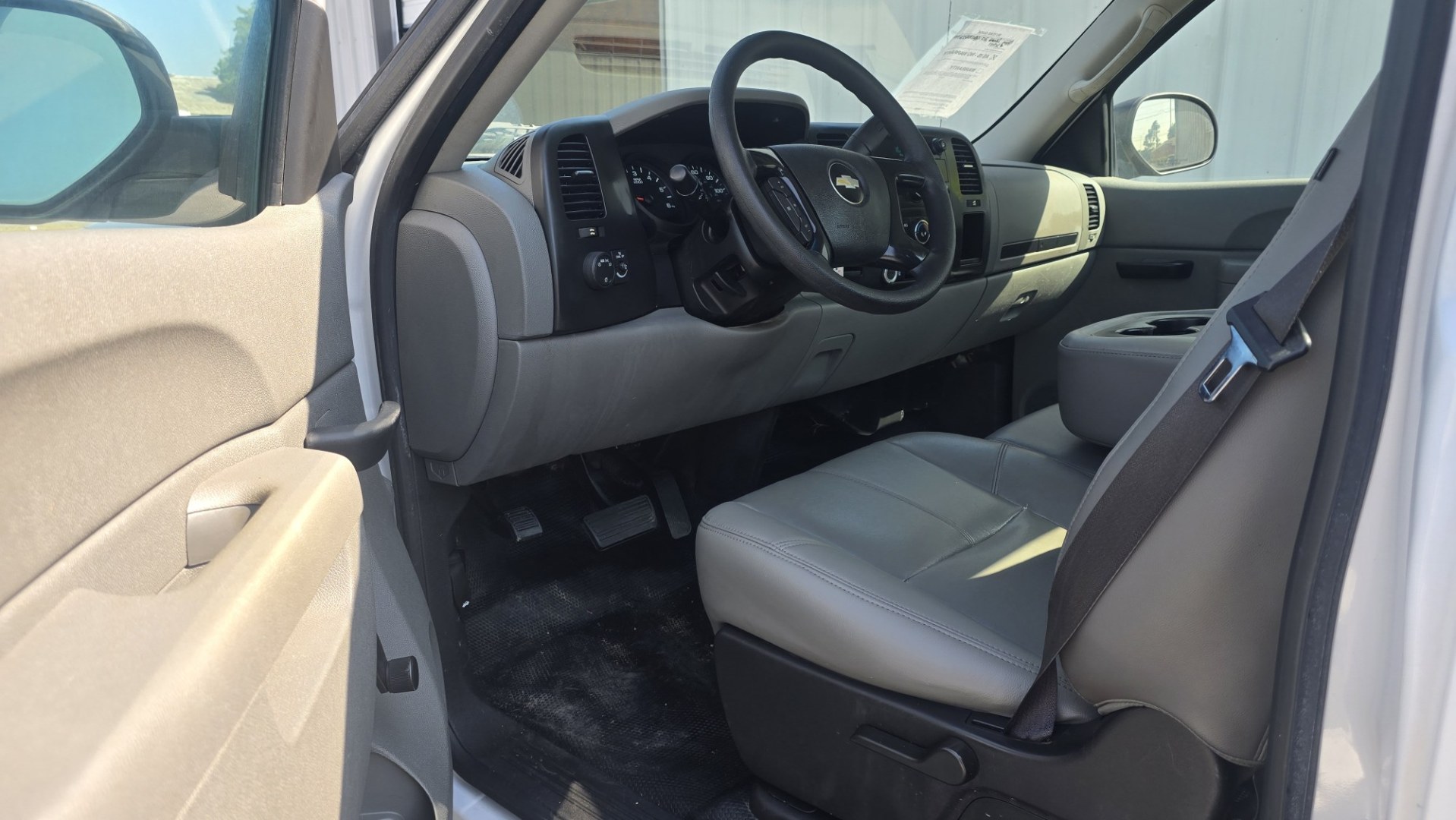 2012 Chevrolet Silverado 1500 Work Truck 2WD (1GCNCPEA6CZ) with an 4.8L V6 OHV 16V engine, 4-Speed Automatic transmission, located at 419 N 18th St., Monroe, LA, 71201, (318) 410-9250, 32.514370, -92.105133- Photo#4