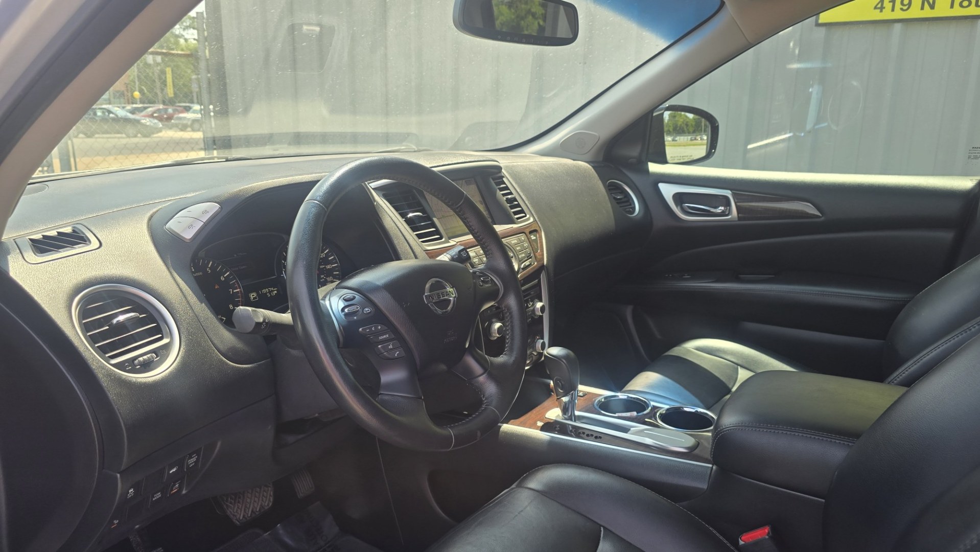 2015 Nissan Pathfinder S 2WD (5N1AR2MNXFC) with an 3.5L V6 DOHC 24V engine, Continuously Variable Transmission transmission, located at 419 N 18th St., Monroe, LA, 71201, (318) 410-9250, 32.514370, -92.105133- Photo#4