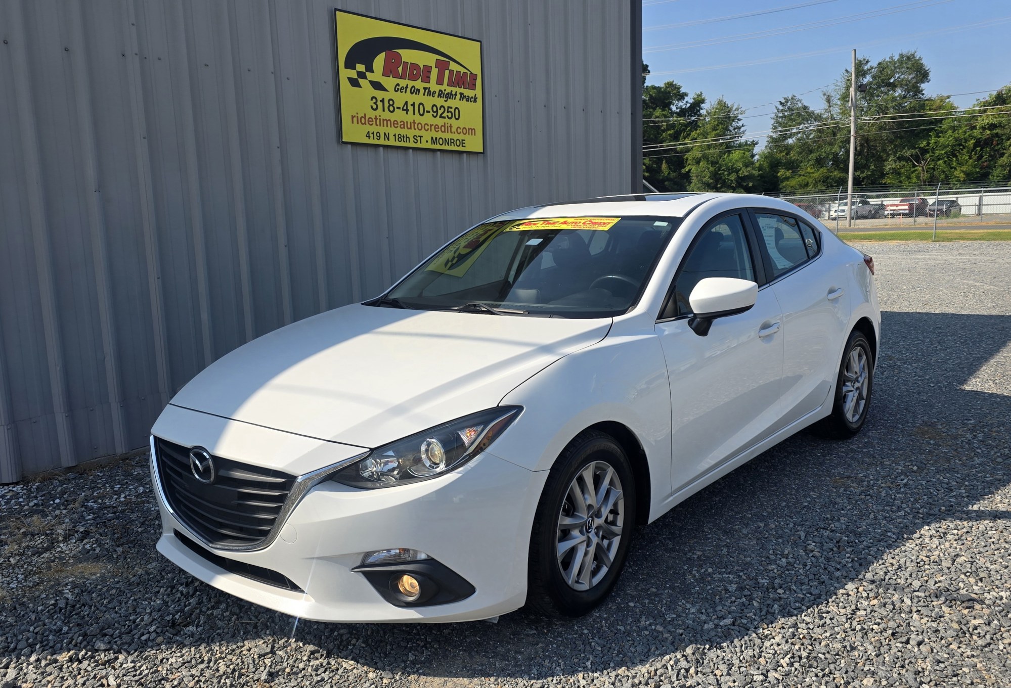 photo of 2016 Mazda MAZDA3 i Grand Touring AT 4-Door