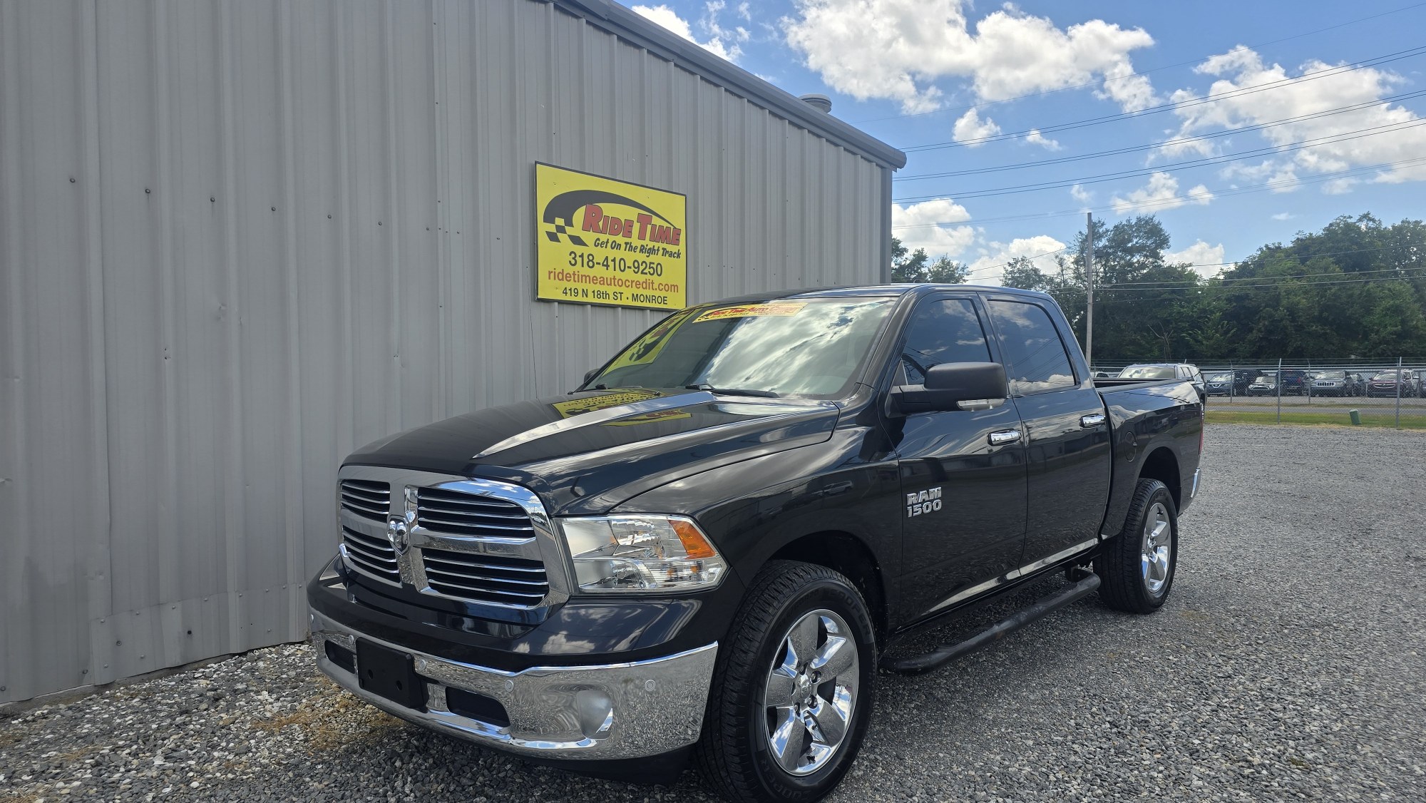 photo of 2016 RAM 1500 SLT Crew Cab SWB 4WD