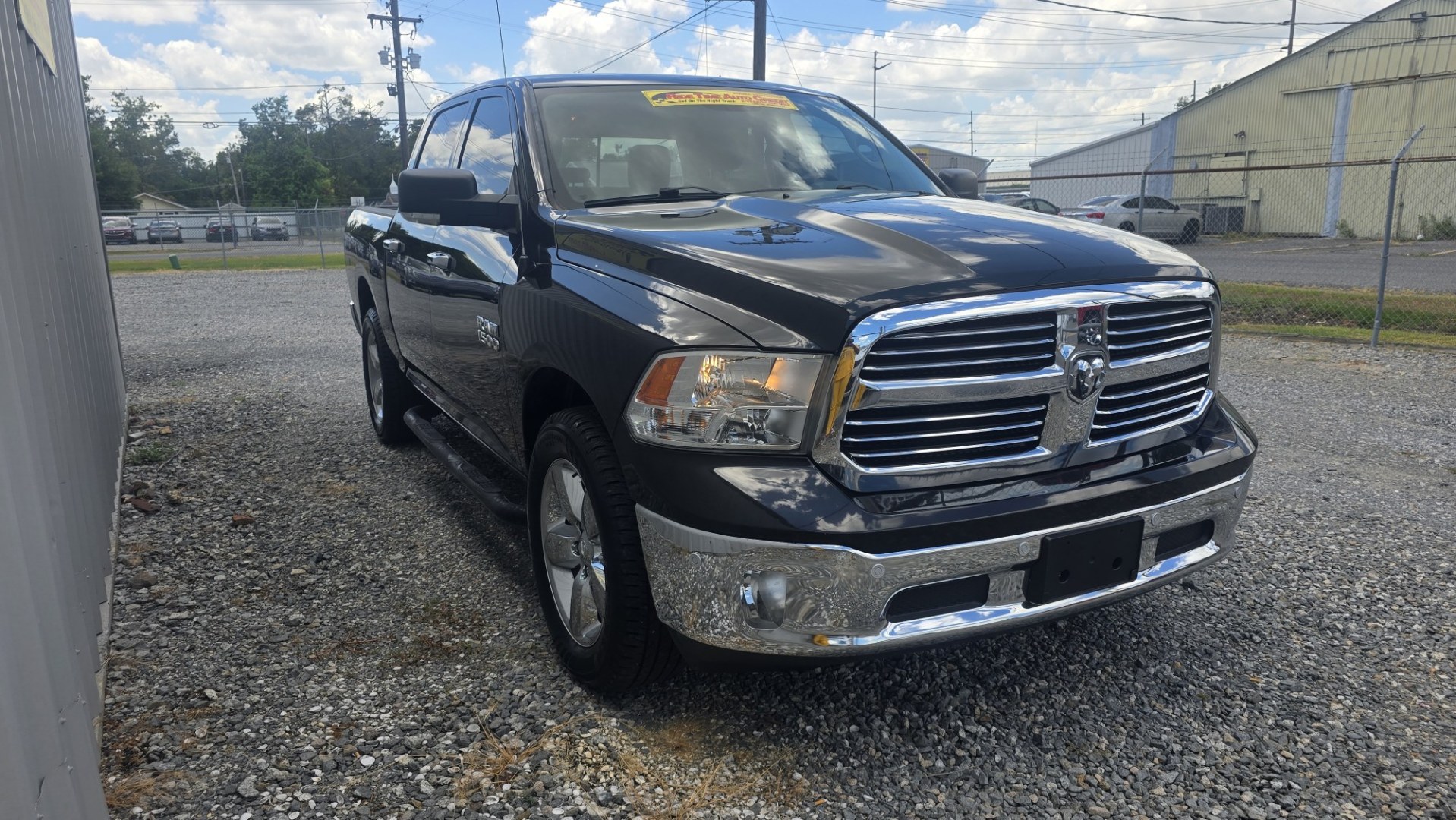 2016 RAM 1500 SLT Crew Cab SWB 4WD (1C6RR7LG9GS) with an 3.6L V6 DOHC 24V FFV engine, 6A transmission, located at 419 N 18th St., Monroe, LA, 71201, (318) 410-9250, 32.514370, -92.105133- Photo#1