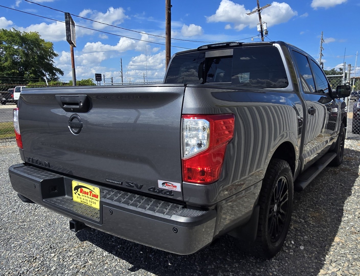 2019 Nissan Titan Platinum Reserve Crew Cab 4WD (1N6AA1E50KN) with an 5.6L V8 DOHC 32V engine, 6A transmission, located at 419 N 18th St., Monroe, LA, 71201, (318) 410-9250, 32.514370, -92.105133- Photo#3