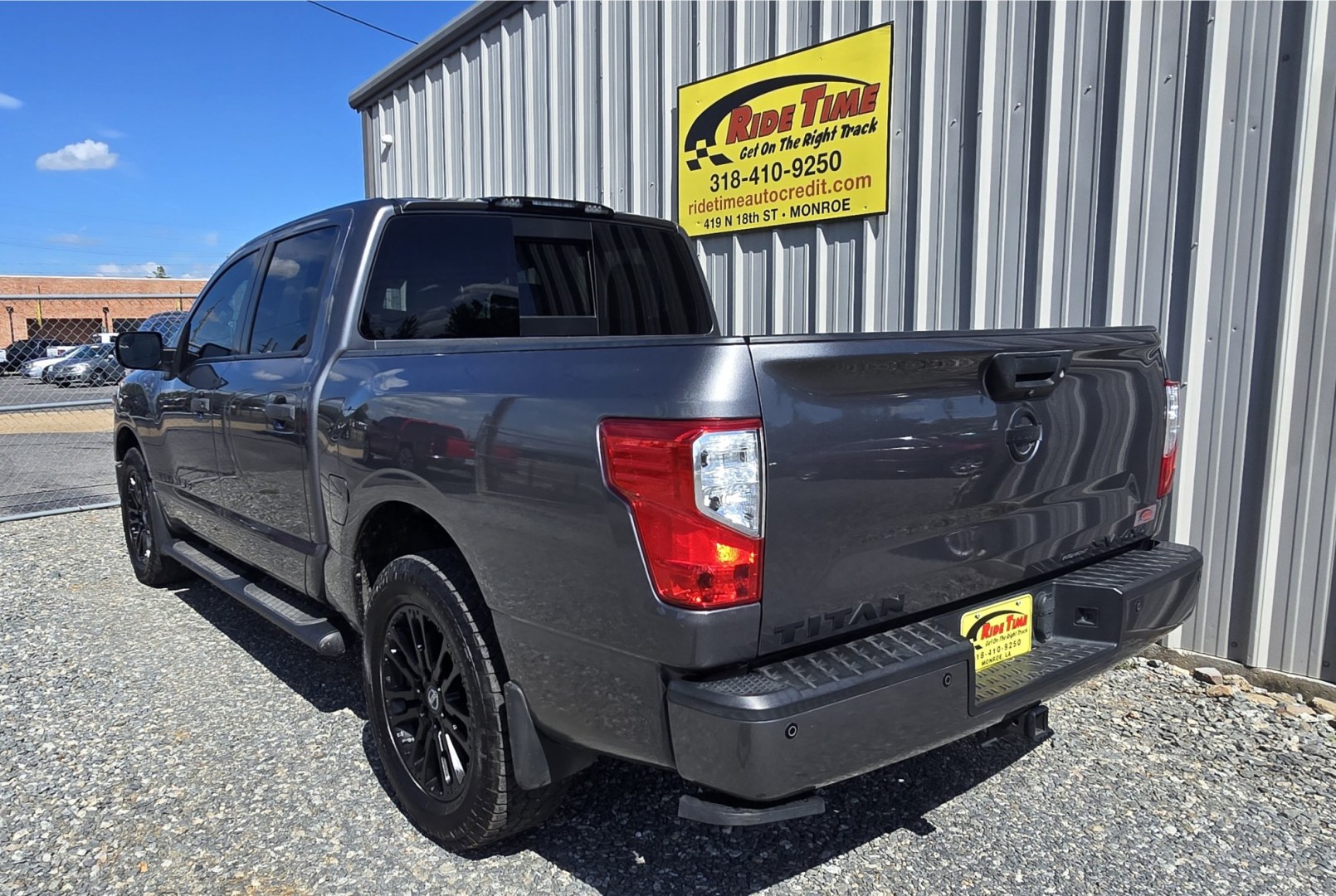 2019 Nissan Titan Platinum Reserve Crew Cab 4WD (1N6AA1E50KN) with an 5.6L V8 DOHC 32V engine, 6A transmission, located at 419 N 18th St., Monroe, LA, 71201, (318) 410-9250, 32.514370, -92.105133- Photo#4