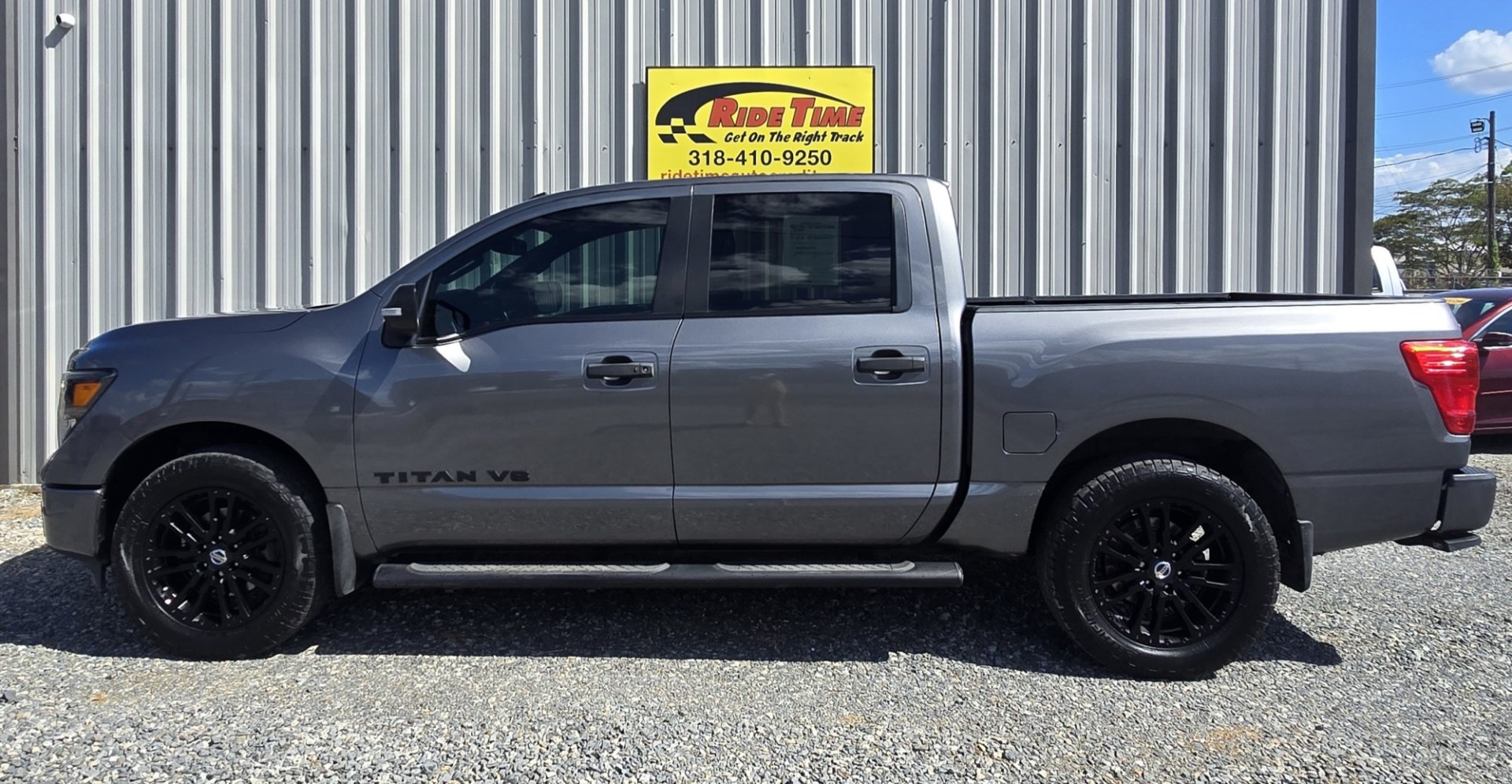 2019 Nissan Titan Platinum Reserve Crew Cab 4WD (1N6AA1E50KN) with an 5.6L V8 DOHC 32V engine, 6A transmission, located at 419 N 18th St., Monroe, LA, 71201, (318) 410-9250, 32.514370, -92.105133- Photo#2