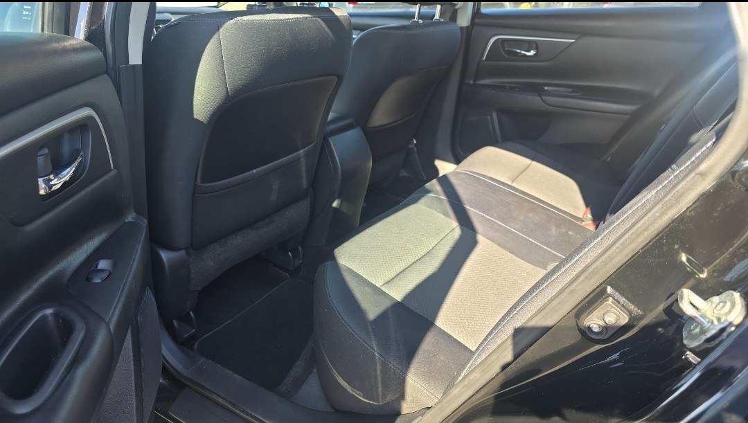 2017 Nissan Altima 2.5 S (1N4AL3AP7HC) with an 2.5L L4 DOHC 16V engine, CVT transmission, located at 419 N 18th St., Monroe, LA, 71201, (318) 410-9250, 32.514370, -92.105133- Photo#6