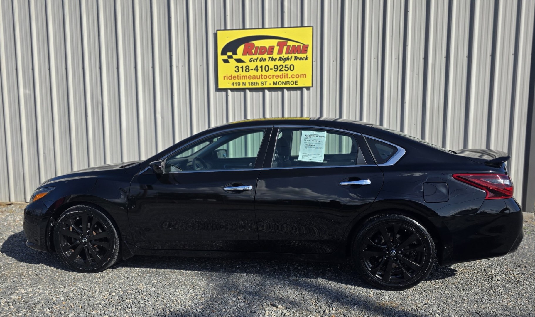 2017 Nissan Altima 2.5 S (1N4AL3AP7HC) with an 2.5L L4 DOHC 16V engine, CVT transmission, located at 419 N 18th St., Monroe, LA, 71201, (318) 410-9250, 32.514370, -92.105133- Photo#2