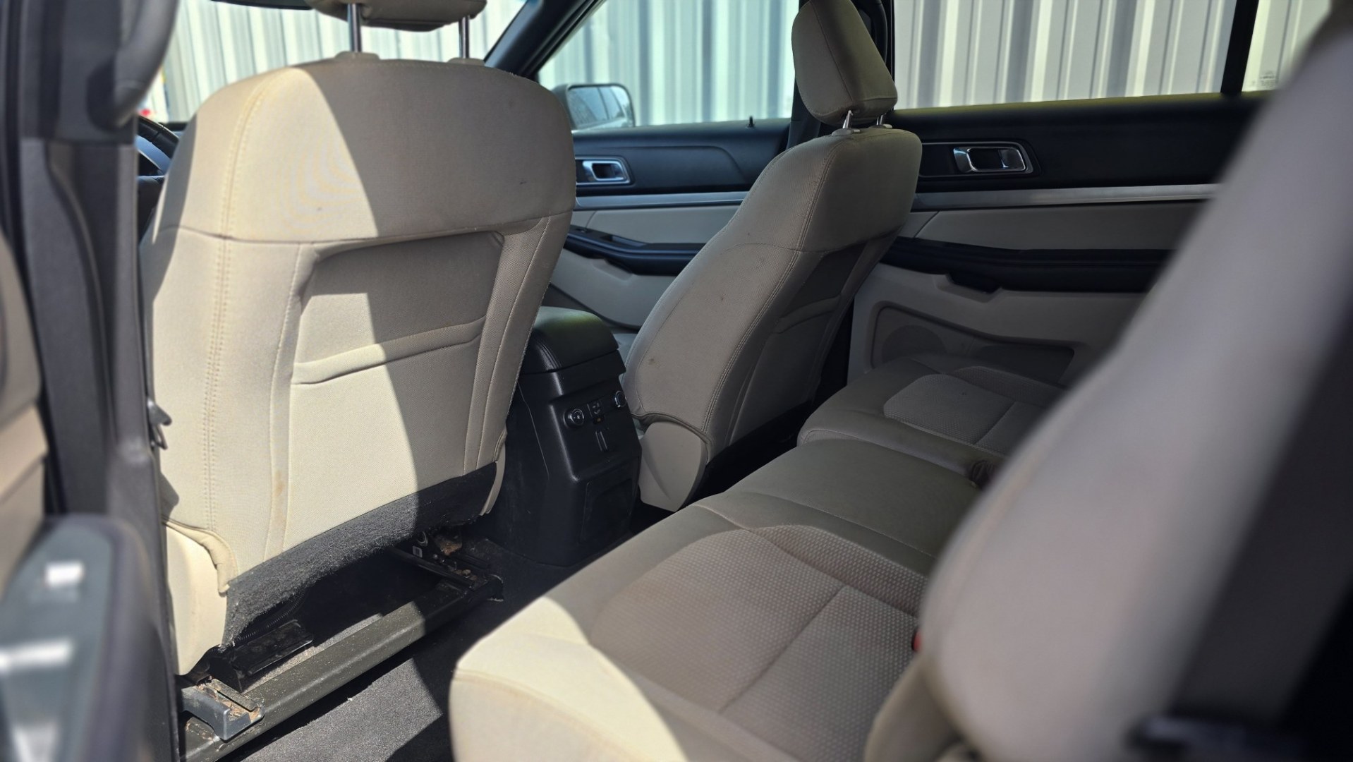 2019 Ford Explorer XLT FWD (1FM5K7D81KG) with an 3.5L V6 DOHC 24V engine, 6A transmission, located at 419 N 18th St., Monroe, LA, 71201, (318) 410-9250, 32.514370, -92.105133- Photo#6