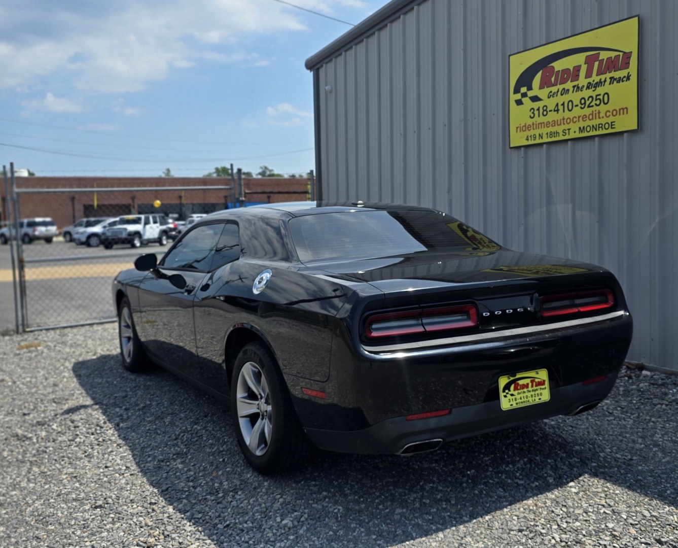 2015 Dodge Challenger SXT (2C3CDZAG5FH) with an 3.6L V6 DOHC 24V engine, 5A transmission, located at 419 N 18th St., Monroe, LA, 71201, (318) 410-9250, 32.514370, -92.105133- Photo#4