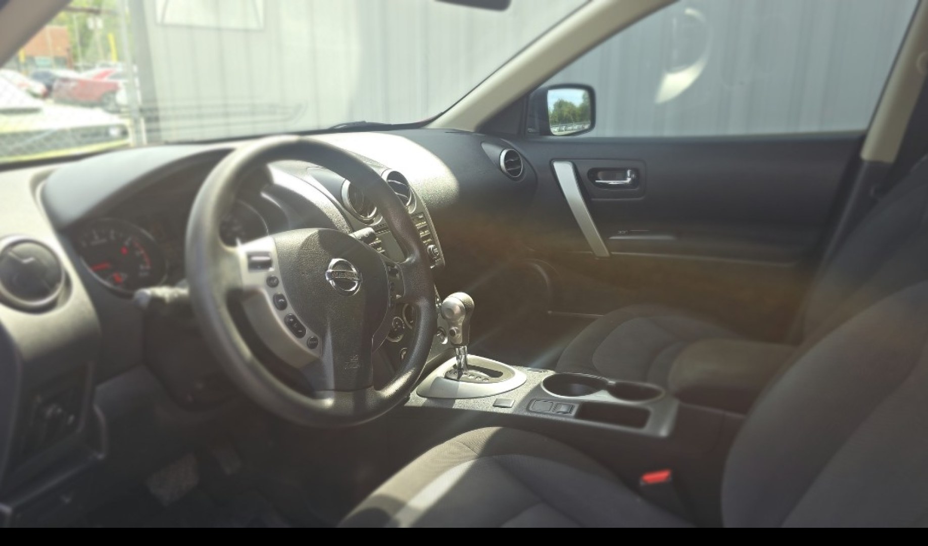 2013 Nissan Rogue S 2WD (JN8AS5MT8DW) with an 2.5L L4 DOHC 16V engine, Continuously Variable Transmission transmission, located at 419 N 18th St., Monroe, LA, 71201, (318) 410-9250, 32.514370, -92.105133- Photo#5