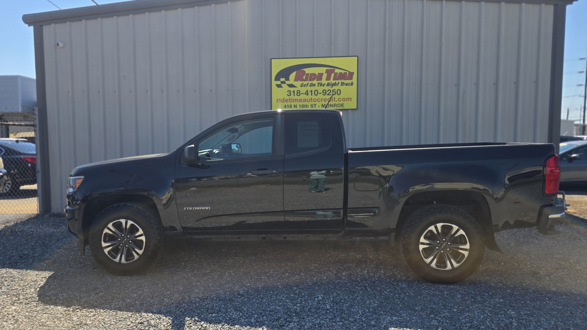 2015 Chevrolet Colorado WT Ext. Cab 2WD (1GCHS1EA6F1) with an 2.5L L4 DOHC 16V GAS engine, 6 SPEED MANUAL TRANSMISSION transmission, located at 419 N 18th St., Monroe, LA, 71201, (318) 410-9250, 32.514370, -92.105133- Photo#2