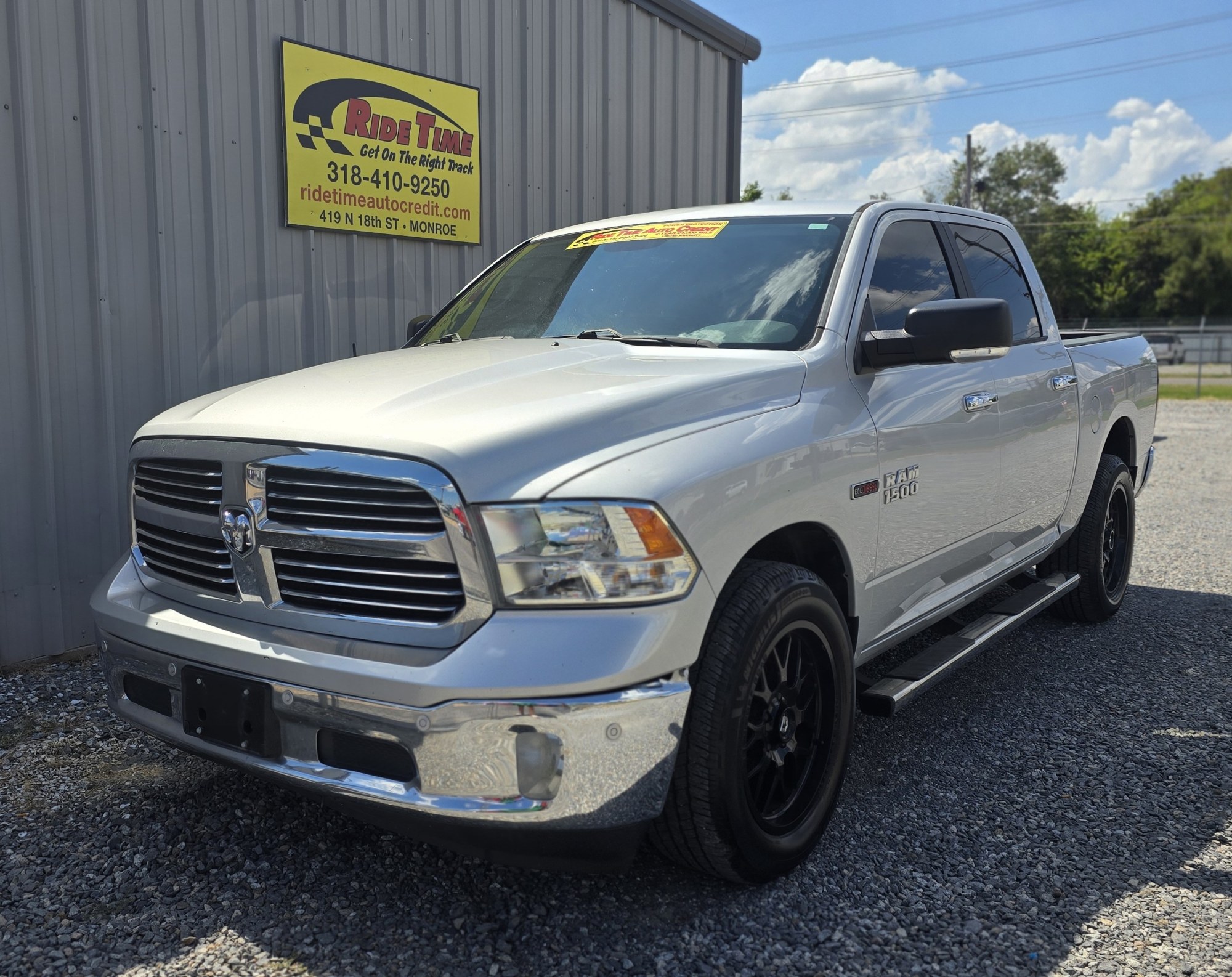 photo of 2017 RAM 1500 SLT Crew Cab SWB 4WD DIESEL