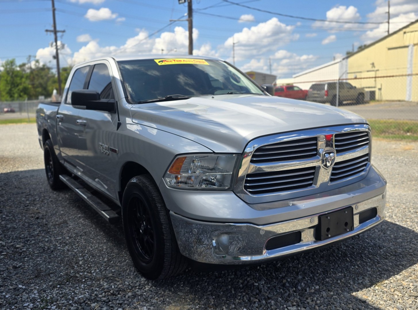 2017 RAM 1500 SLT Crew Cab SWB 4WD (1C6RR7LMXHS) with an 3.0L V6 DIESEL engine, 8A transmission, located at 419 N 18th St., Monroe, LA, 71201, (318) 410-9250, 32.514370, -92.105133- Photo#1