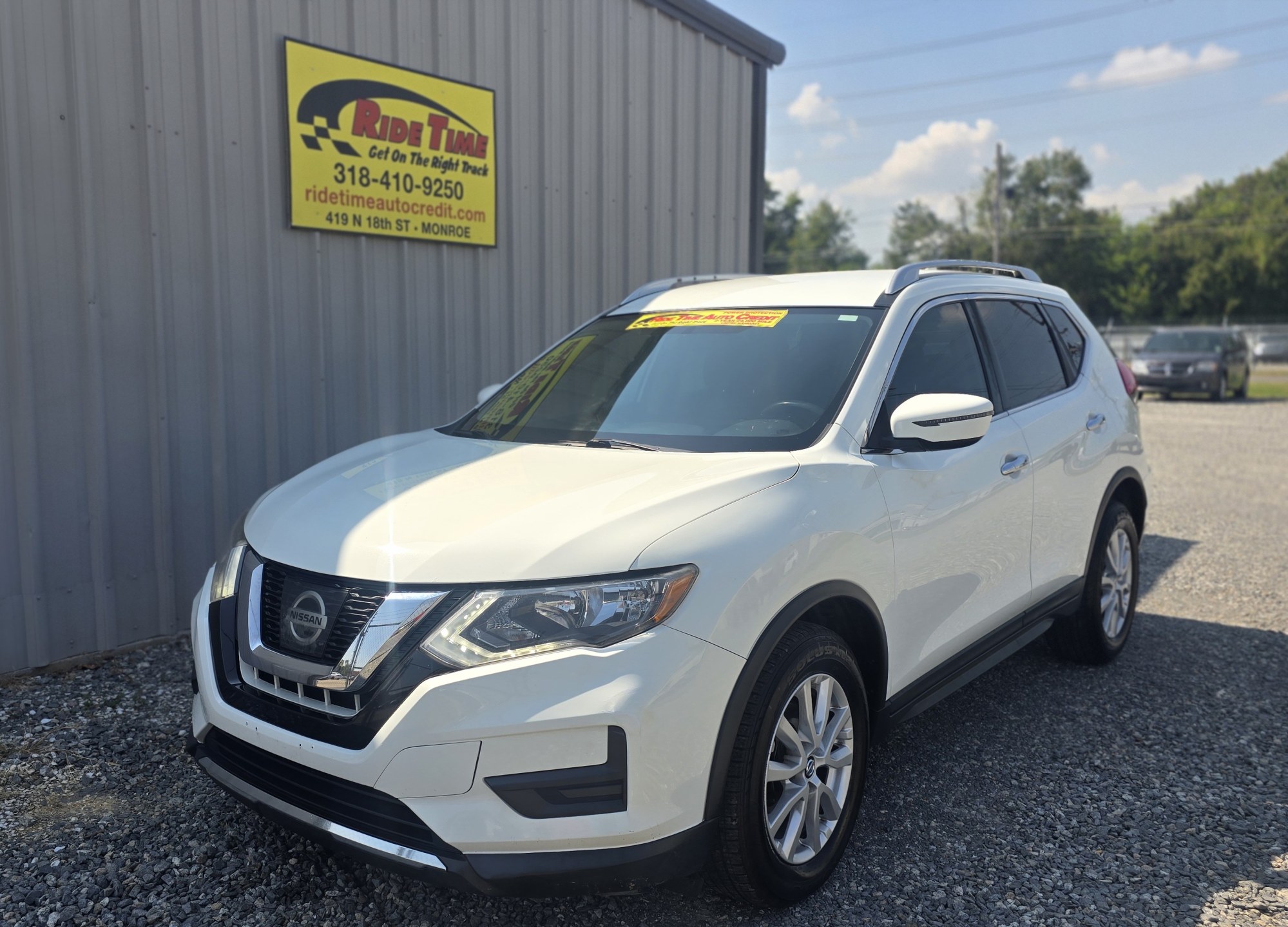 photo of 2017 Nissan Rogue SL FWD