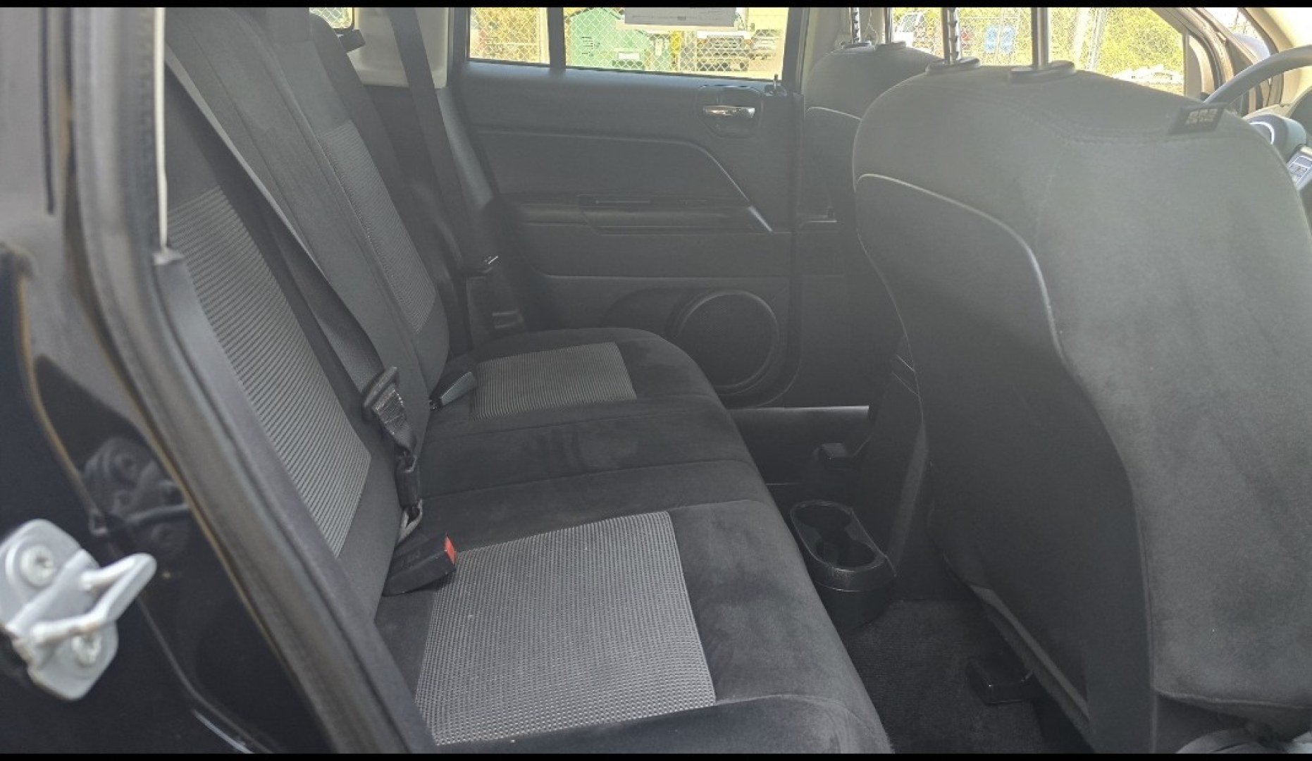 2017 Jeep Compass Sport FWD (1C4NJCBA0HD) with an 2.0L L4 DOHC 16V engine, located at 419 N 18th St., Monroe, LA, 71201, (318) 410-9250, 32.514370, -92.105133- Photo#6