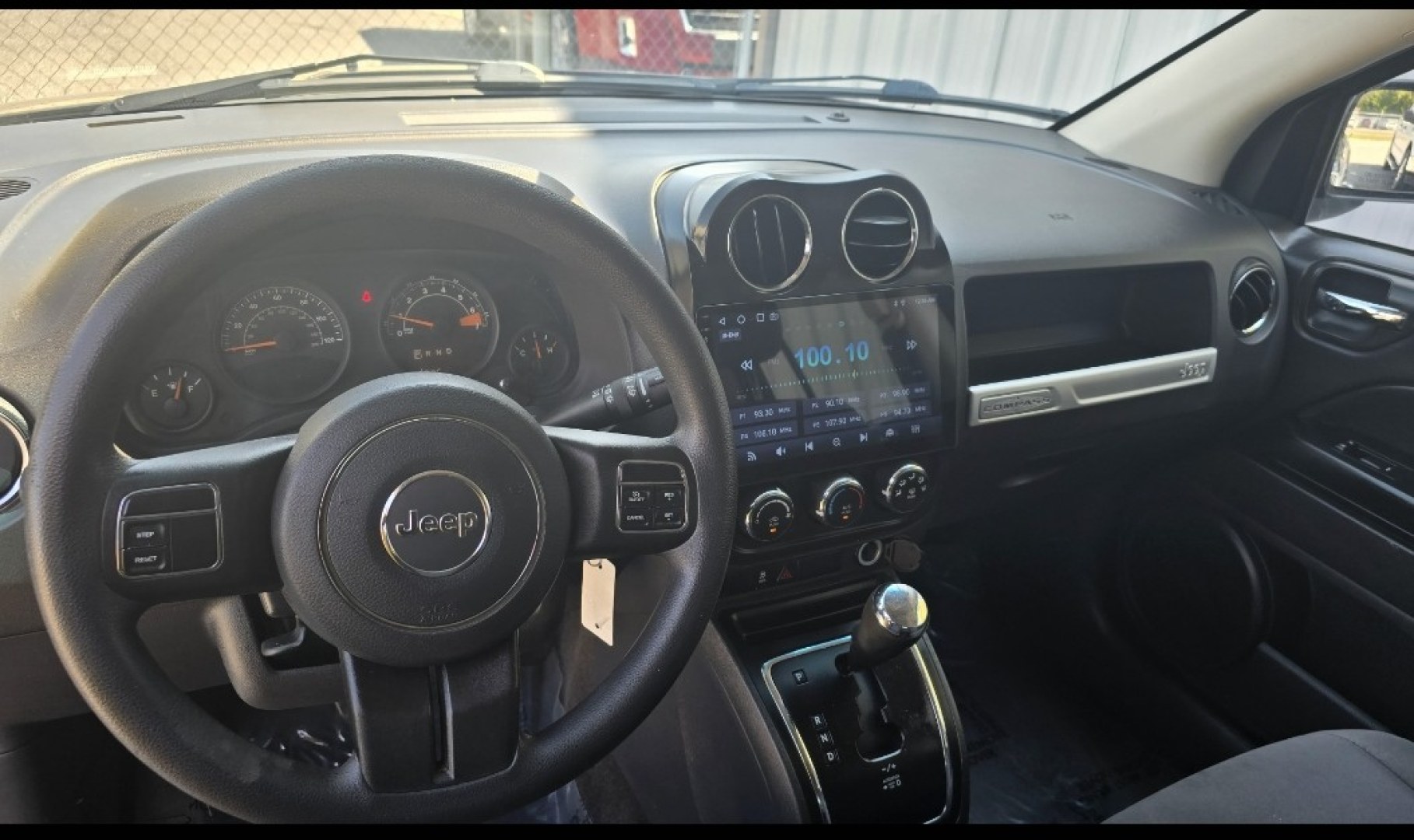 2017 Jeep Compass Sport FWD (1C4NJCBA0HD) with an 2.0L L4 DOHC 16V engine, located at 419 N 18th St., Monroe, LA, 71201, (318) 410-9250, 32.514370, -92.105133- Photo#5