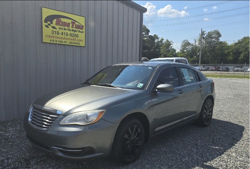 photo of 2013 Chrysler 200 LX