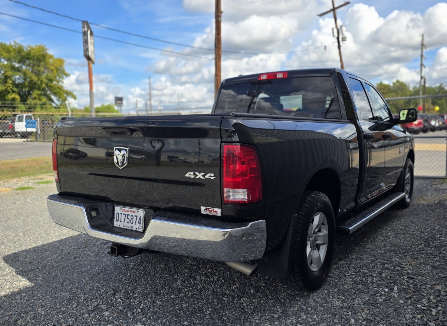 2015 Ram 1500 Tradesman Quad Cab 4WD (1C6RR7FMXFS) with an 3.0L V6 DIESEL engine, 6A transmission, located at 419 N 18th St., Monroe, LA, 71201, (318) 410-9250, 32.514370, -92.105133- Photo#3