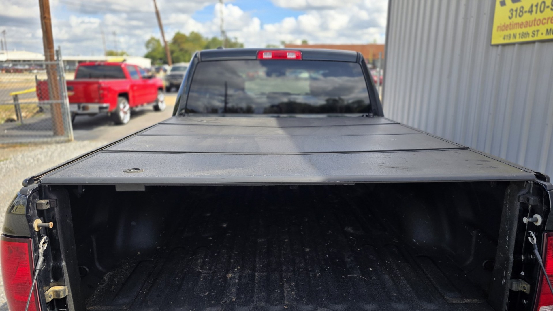 2015 Ram 1500 Tradesman Quad Cab 4WD (1C6RR7FMXFS) with an 3.0L V6 DIESEL engine, 6A transmission, located at 419 N 18th St., Monroe, LA, 71201, (318) 410-9250, 32.514370, -92.105133- Photo#5