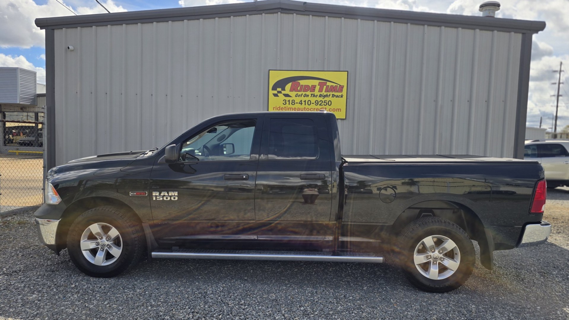 2015 Ram 1500 Tradesman Quad Cab 4WD (1C6RR7FMXFS) with an 3.0L V6 DIESEL engine, 6A transmission, located at 419 N 18th St., Monroe, LA, 71201, (318) 410-9250, 32.514370, -92.105133- Photo#2