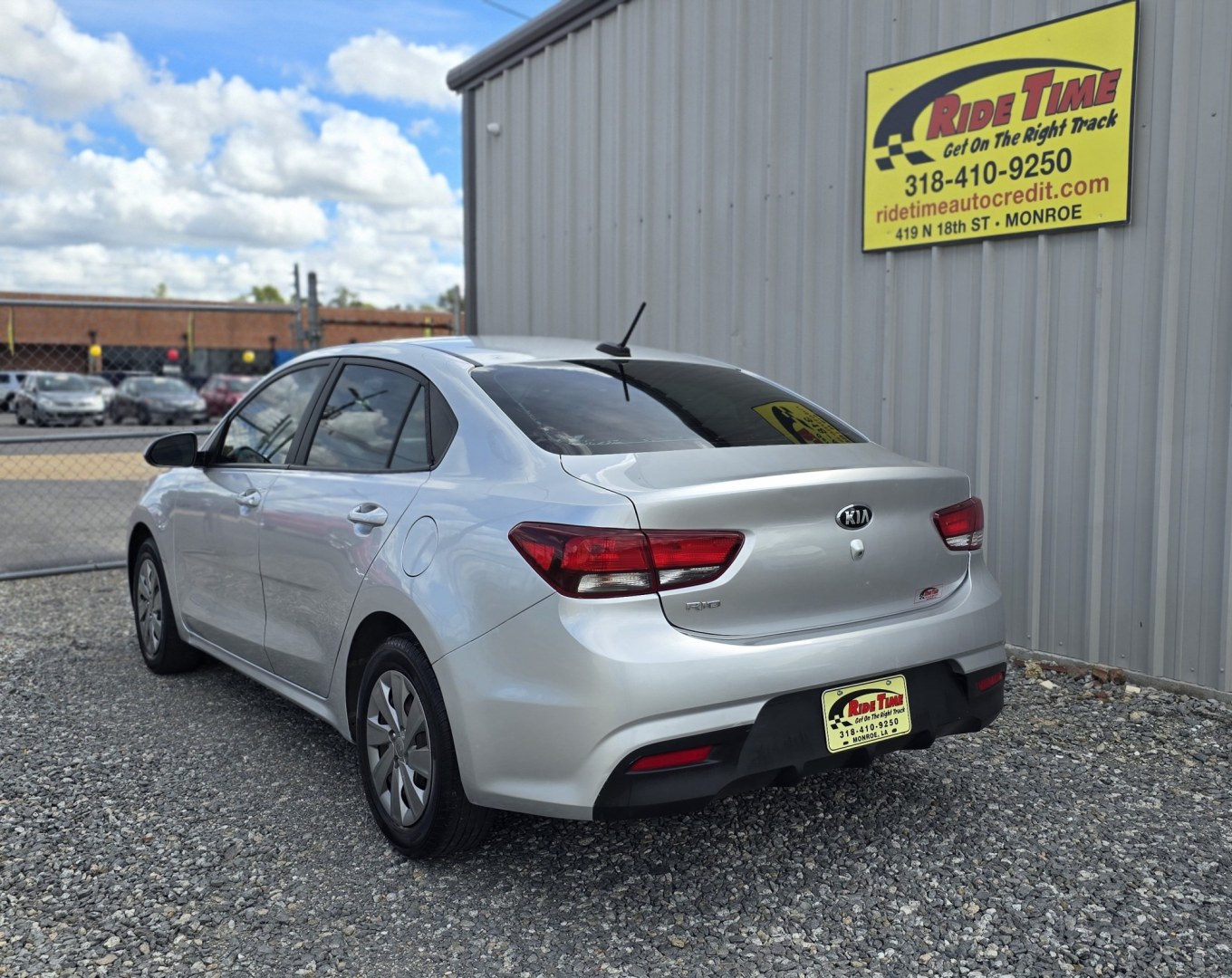 2020 Kia Rio LX (3KPA24AD8LE) with an 1.6L L4 DOHC 16V engine, 6A transmission, located at 419 N 18th St., Monroe, LA, 71201, (318) 410-9250, 32.514370, -92.105133- Photo#4