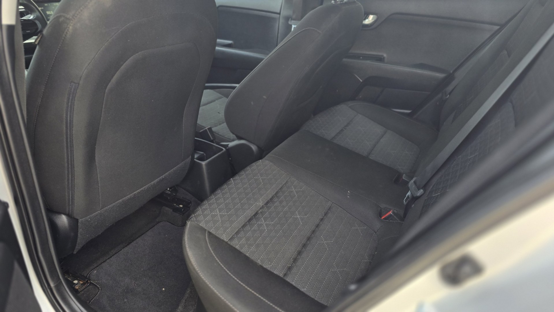 2020 Kia Rio LX (3KPA24AD8LE) with an 1.6L L4 DOHC 16V engine, 6A transmission, located at 419 N 18th St., Monroe, LA, 71201, (318) 410-9250, 32.514370, -92.105133- Photo#6