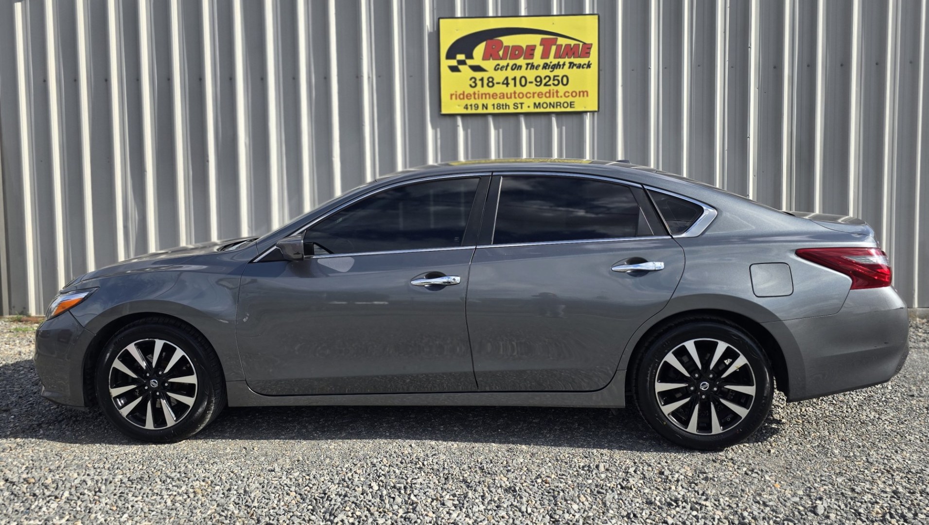 2018 Nissan Altima 2.5 (1N4AL3AP3JC) with an 2.5L L4 DOHC 16V engine, CVT transmission, located at 419 N 18th St., Monroe, LA, 71201, (318) 410-9250, 32.514370, -92.105133- Photo#2