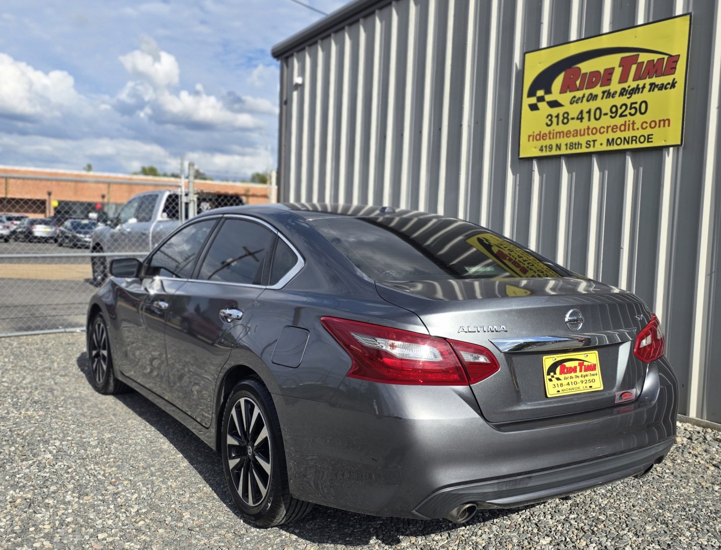 2018 Nissan Altima 2.5 (1N4AL3AP3JC) with an 2.5L L4 DOHC 16V engine, CVT transmission, located at 419 N 18th St., Monroe, LA, 71201, (318) 410-9250, 32.514370, -92.105133- Photo#4