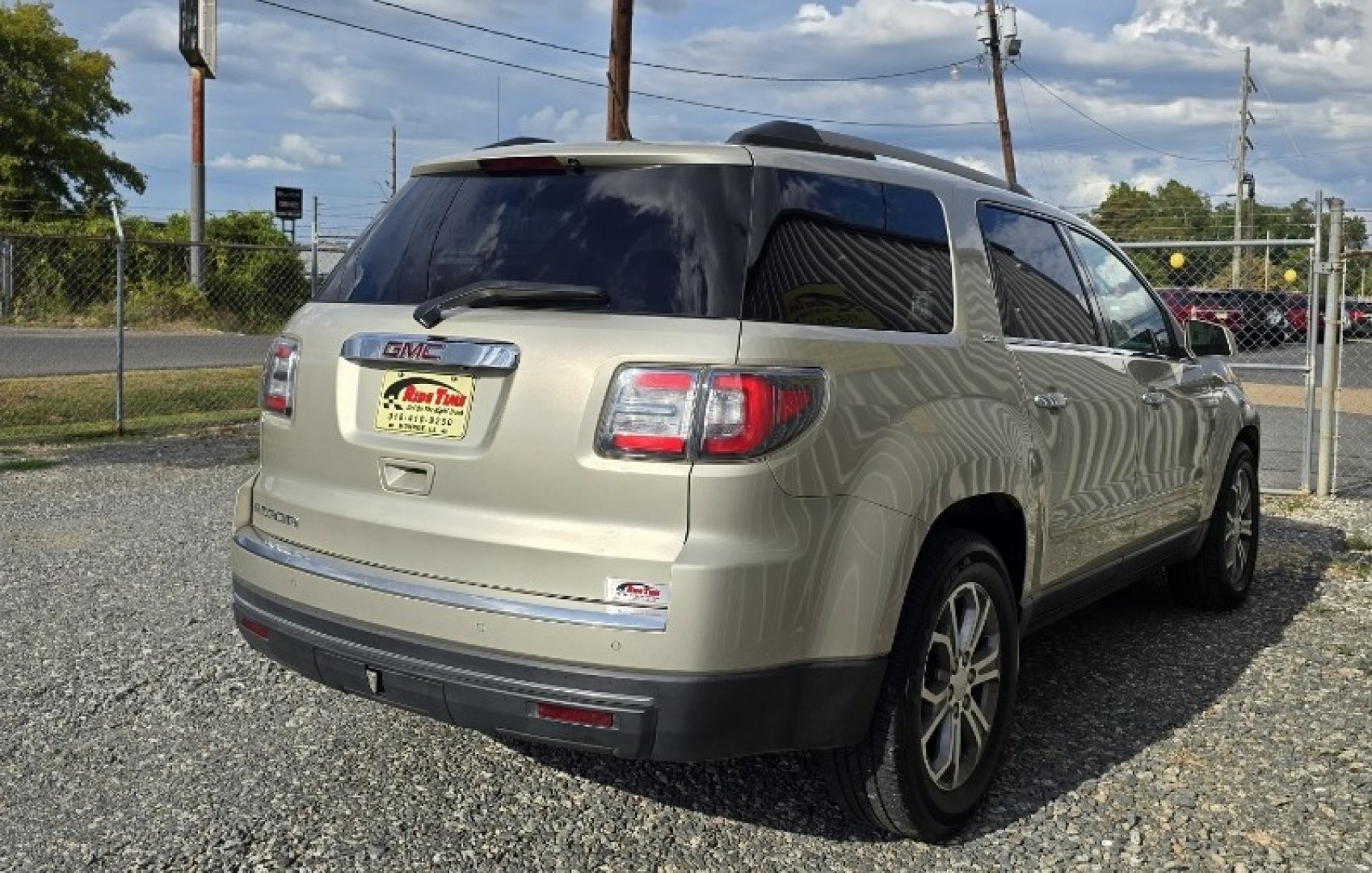 2014 GMC Acadia SLT-1 FWD (1GKKRRKD9EJ) with an 3.6L V6 DOHC 24V engine, 6-Speed Automatic transmission, located at 419 N 18th St., Monroe, LA, 71201, (318) 410-9250, 32.514370, -92.105133- Photo#3