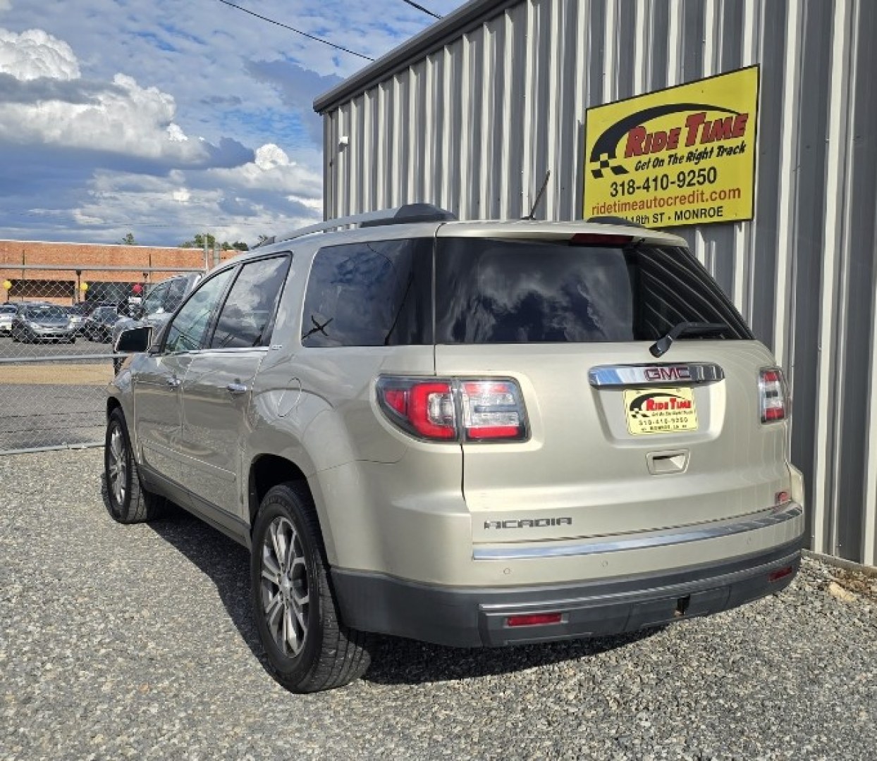 2014 GMC Acadia SLT-1 FWD (1GKKRRKD9EJ) with an 3.6L V6 DOHC 24V engine, 6-Speed Automatic transmission, located at 419 N 18th St., Monroe, LA, 71201, (318) 410-9250, 32.514370, -92.105133- Photo#4