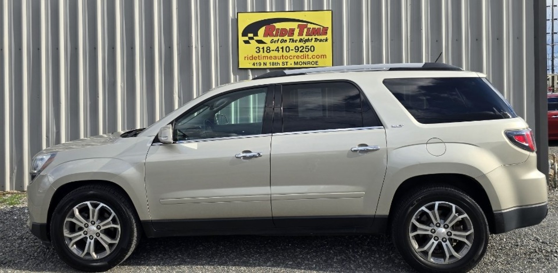 2014 GMC Acadia SLT-1 FWD (1GKKRRKD9EJ) with an 3.6L V6 DOHC 24V engine, 6-Speed Automatic transmission, located at 419 N 18th St., Monroe, LA, 71201, (318) 410-9250, 32.514370, -92.105133- Photo#2