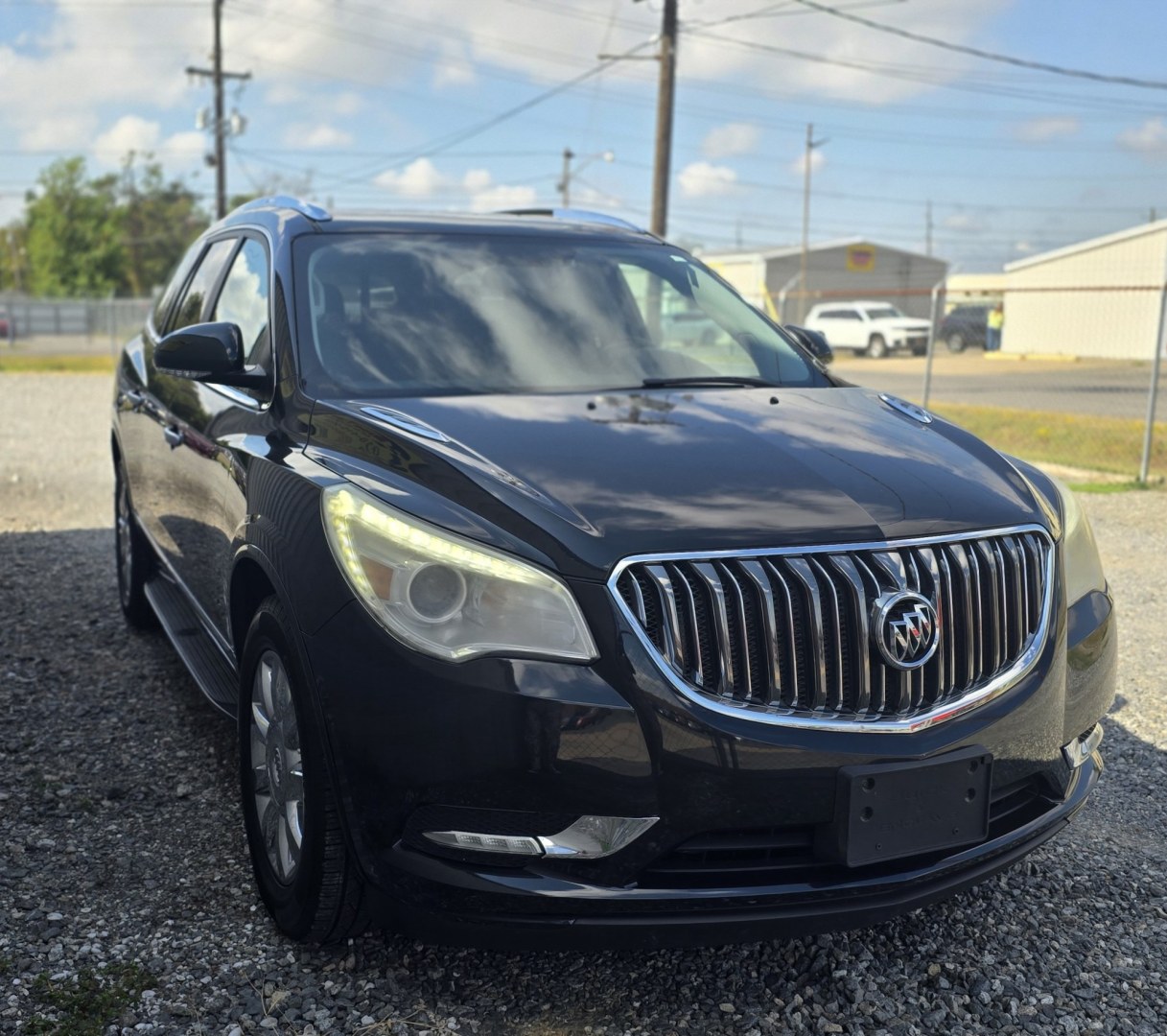 2015 Buick Enclave Leather FWD (5GAKRBKD6FJ) with an 3.6L V6 DOHC 24V engine, 6A transmission, located at 419 N 18th St., Monroe, LA, 71201, (318) 410-9250, 32.514370, -92.105133- Photo#1